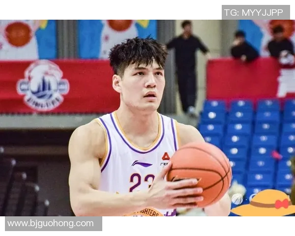 陈国豪贡献18分14篮板管子煜荣膺MVPCBA星锐二年级队遭大学生联队逆转